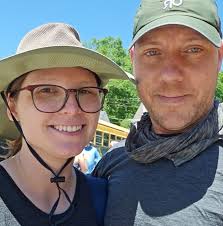 Birb: Birb OvO: STIMKY CHONKY BOI DOIMG A BIG BLEP SO STIMKY N SLONKY HIM  SO CHONK O LAWD HIS PEETS