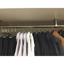 スーツやワイシャツ ネクタイ ベルトなどは 取り出しづらい シワができてしまう など収納に悩んでいる方も多いのではないでしょうか そこで 今回の kufura収納調査隊 では スーツやスーツ関連のアイテムを上手に収納している達人を調査してきました 達人