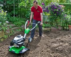 Schnell keimende rasensorten keimen bereits nach zehn bis vierzehn tagen. Rasen Saen Mit Dieser Anleitung Kein Problem Mein Schoner Garten