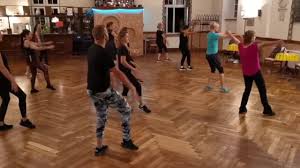 Durch den tanz jerusalema hält man ausreichend abstand. Tanztreff Kaiser Onlineflashmob Und Dancechallenge Zum Viralen Hit Jerusalema Von Master Kg Facebook