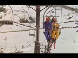 Les bronzés font du ski est un film français écrit et interprété par la troupe du splendid, réalisé par patrice leconte et sorti en 1979. Rapid Replik Les Bronzes Font Du Ski Youtube