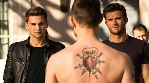 Es folgten filme wie das geheimnis der wale, transit und hotel desire. Overdrive Gibt Es Overdrive Auf Netflix Flixlist