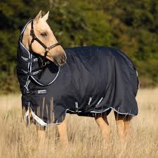 Free stadium blanket is horseware branded red blanket. Horseware Amigo Bravo 12 Plus Turnout Lite 0g Kaufland De