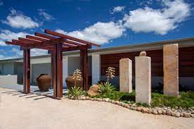 Map multiple locations, get transit/walking/driving directions, view live traffic conditions, plan trips, view satellite, aerial and street side imagery. Horizon Byron Bay Byron Bay New South Wales Australia Venue Report