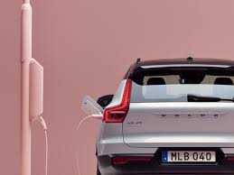 2021 Volvo Xc40 Recharge Price Puts Luxury Electric Suv In Sweet Spot