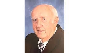 Robert Tolan's Instagram, Twitter & Facebook