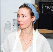 Kari Morris's Instagram, Twitter & Facebook