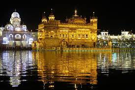 The temple is open to visitors round the clock except for four hours at night, which is the time used for cleaning the shrine. Golden Temple Wikipedia
