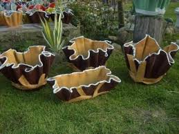 La taille du sac va dépendre de la taille du. Cache Pot Ciment A Fabriquer Soi Meme En Utilisant Une Serviette De Bain Pots De Fleurs Decores Pots De Fleurs En Ciment Jardinieres En Ciment