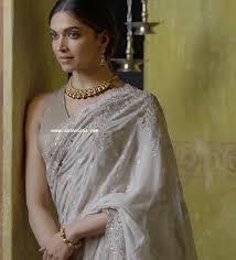 Deepika Padukone Gold Necklace Ameesha Patel Fans Collection with 699 high quality pics. deepika padukone gold necklace