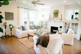Fixer Upper Season 3 Episode 11 The Beanstalk Bungalow Bungalow Living Rooms Fixer Upper Living Room Home