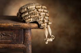 The advocate works with the solicitor to prepare the matter for the court. Solicitors Barristers Und Solicitor Advocates Wer Darf Eigentlich Was Cross Channel Lawyers