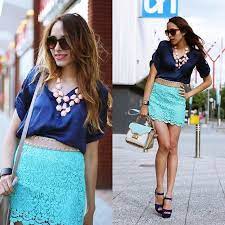 Turkuaz tonlarını kontrast renkleri ile birlikte kullanabileceğiniz gibi, bu çok özel rengin açık ve koyu tonlarını bir arada kullanabilir yani ton sur. Turkuazla Uyumlu Renkler Turkuaz Kombinleri Tarz Kadin