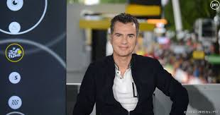 Le journaliste périco légasse, rédacteur en chef à marianne et spécialiste des sujets gastronomiques, qui a annoncé fin avril qu'il serait candidat. Stade 2 Sur France 3 Laurent Luyat Remplacera Regulierement Matthieu Lartot Puremedias
