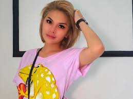 Apakah sosoknya di masa lalu sudah seperti yang terlihat selama ini atau justru berbeda? Profil Nikita Mirzani Diancam Dikepung Usai Hina Rizieq