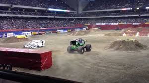 Grave Digger At Monster Jam 2013 Alamodome Youtube