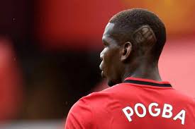 Anche mercoledì sera il francese ha stupito tutti con un'acconciatura molto originale. Pogba Nuovo Taglio Di Capelli Per Il Movimento Black Lives Matter Foto