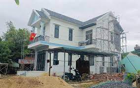 Cô gái tí hon Quảng Ngãi xây nhà 1,5 tỷ tặng bố mẹ