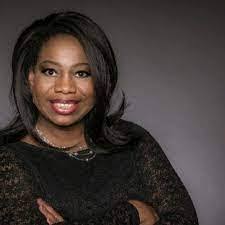 Kara Loggins's Instagram, Twitter & Facebook