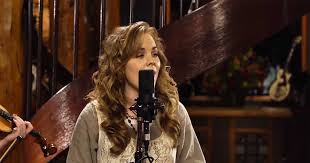 She Takes The Stage And Sings A Classic When The Camera Zooms Out Incredible The Incredibles Hair Styles Performance