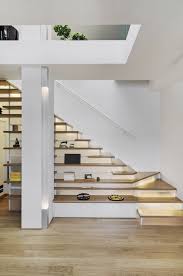 Escalier Quart Tournant Insolite Marches Bois Clair Espaces Rangement Pratiques Stairs Models Escalier Quart Tournant Amenagement Escalier Escalier
