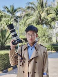 好酷！05后深圳高中生登300米高楼拍凌晨3点的深圳