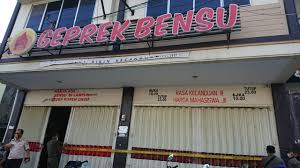 Nasi daun jeruk, nasi bumbu rendang, nasi tutug oncom, nasi rebon, dan nasi sambal roa. Lqjotllr Ciipm