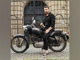 Mumbai saga, which will be soon released, is a powerful story revolving around the events that led to the transformation of bombay into mumbai. Mumbai Saga Starring John Abraham And Emraan Hashmi Earns Rs 2 82 Crores On Opening Day The Daily Guardian
