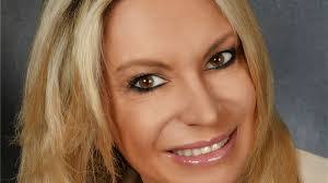 Manuela Mack's Instagram, Twitter & Facebook