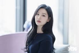 Kim Ji Won Considers New Role as Korea's First Female Detective in Drama ' DETECTIVE PARK MI OK'