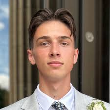 E D U C A TIO NAL A W AR D S & SC H O L AR SHIPS