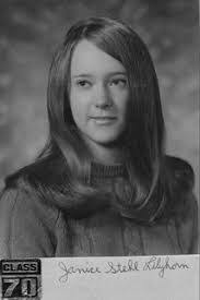 Laura Renken's Instagram, Twitter & Facebook