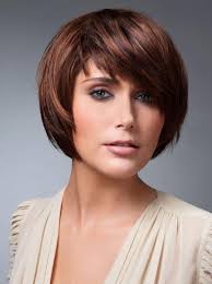 Coiffures et coupe de cheveux pour femme. Modele Coiffure Carre Court Degrade Les Tendances Mode 2021
