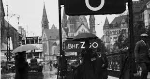 Berlin Regen Am U Bahnhof Zoo August 1929 Bahnhof Zoologischer Garten Historische Fotos