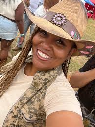 Gwendolyn Carnegie's Instagram, Twitter & Facebook