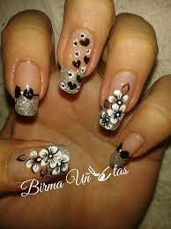 Muchas veces simplemente buscamos decoraciones de uñas con un color particular, rojo, azul, negro, verde, rosa u otro. Pin De Geidyhorta En Nails Beautiful Designs Manicura De Unas Disenos De Arte En Unas Arte Floral En Unas