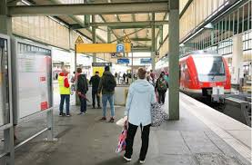 Aug 11, 2021 · bestreikt wird nur die deutsche bahn, der streik könnte aber auch auswirkungen auf andere anbieter im regionalverkehr haben, sagte ein sprecher der nordwestbahn. Deutsche Bahn Gdl Kundigt Bislang Langsten Streik Ab Donnerstag An Wirtschaft Stuttgarter Zeitung