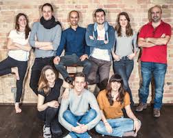 Maybe you would like to learn more about one of these? Entspannt Ein Grunder Duo Arbeitet An Der Yoga Revolution Business Insider