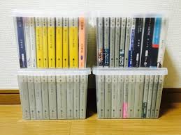 本棚に収まらない文庫本をスッキリ綺麗に収納したい と悩みのアナタ ピッタリの商品 ありますよ というわけで 今回はダイソーの 収納名人7 を紹介します 文庫本 収納 アイデア 収納