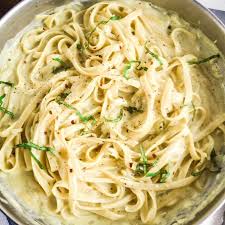In a food processor, combine the garlic and basil and pulse to mince. One Pot Creamy Garlic Pasta Vegan Fettucine Alfredo