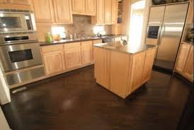 Maple Cabinets Look Good With Dark Hardwood Flooring Maple Kitchen Cabinets Light Wood Cabinets Light Oak Cabinets