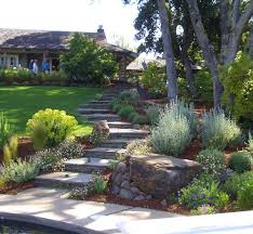 This seems fairly simple, but it shouldn't be confused with hilltop landscaping, which used the top of the hill rather than the sides of the hill. 30 Hillside Home Landscaping Ideas From Top Landscapers Of The Usa