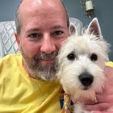 Russell Graves's Instagram, Twitter & Facebook