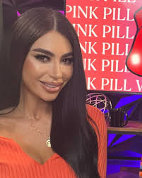 Jamie Gillette's Instagram, Twitter & Facebook