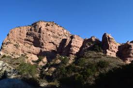 Whiting ranch features riparian, oak woodland. Hiking Trails Near Whiting Ranch Wilderness Park