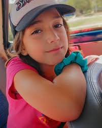 🍓Mi bodoquito!!!! Sos todo lo que está bien corazoncito alegre y remolón!  Gracias por darme siempre la oportunidad de corregirme, e ir mejorando en  la tarea de ser tu papá del corazón!!!