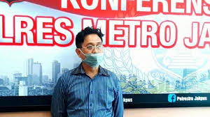 Ngintip cewek seksi lagi buang air kecil.anunya besar sekali.!!! Kesal Suka Buang Air Sembarangan Alasan At Siram Anjing Menggunakan Soda Api Hingga Tewas Halaman All Tribun Jakarta