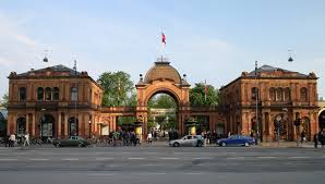 Tivoli opened its doors in 1843, making it the world's second oldest amusement park, and it has been a huge attraction ever since. Tivoli Kopenhagen Kopenhagen Tickets Eintrittskarten