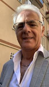 Let's make international friends Hi.. i from USA 🇺🇸 🙃"