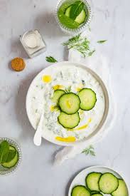 Tarator Soupe De Concombre Au Yaourt Recette Bulgare Recette Concombre Au Yaourt Soupe Concombre Soupe Froide Concombre